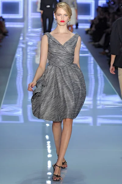 Look 13